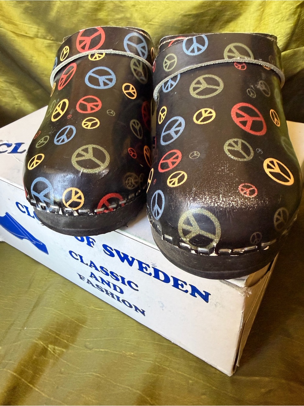 Women’s Black Peace Sign Clogs - Picture 2 of 6